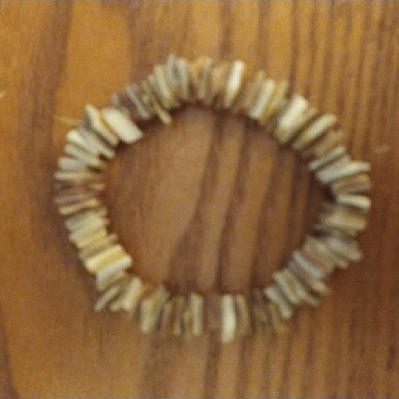 Shell bracelet - Picture 2 of 2